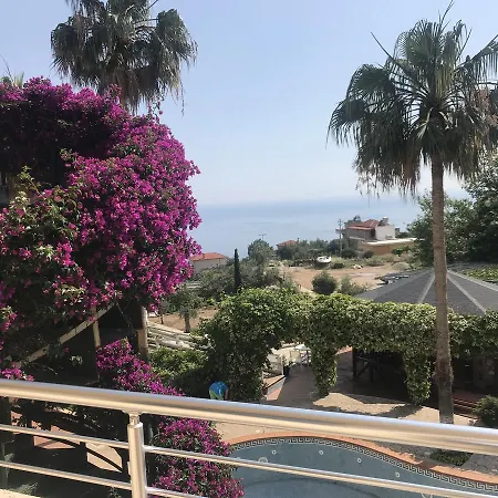 Hotel La'mer 4*